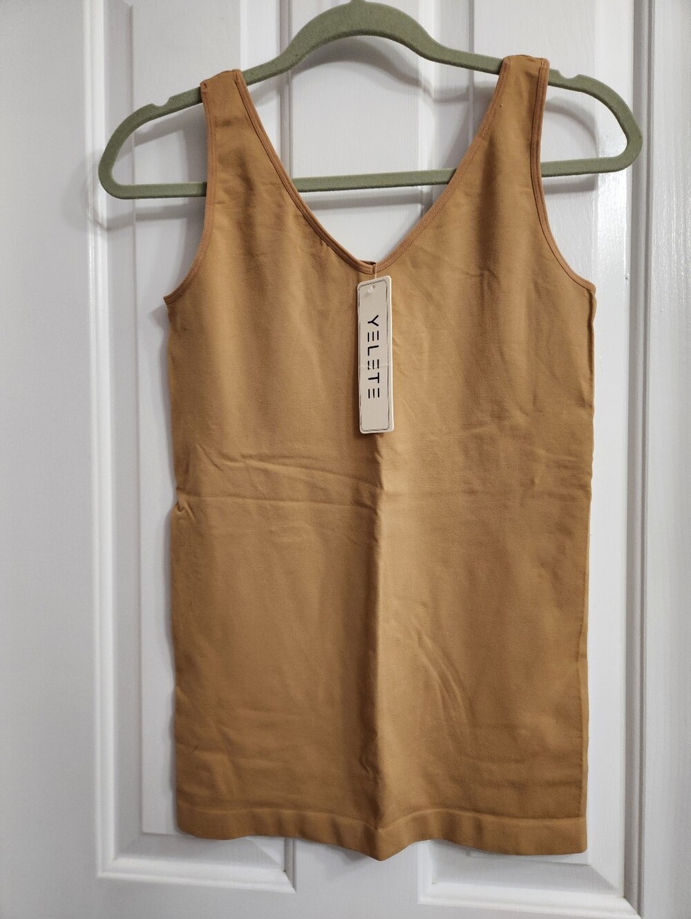 Lady's V or U Neckline Reversible Seamless Tank Plus Size Khaki/camel